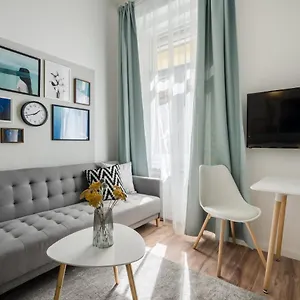 A13- Boutique Apartments, Location, By Bqa Apartmán