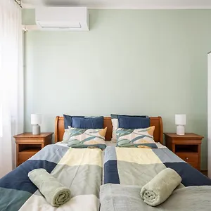 Prime Location Apartmán